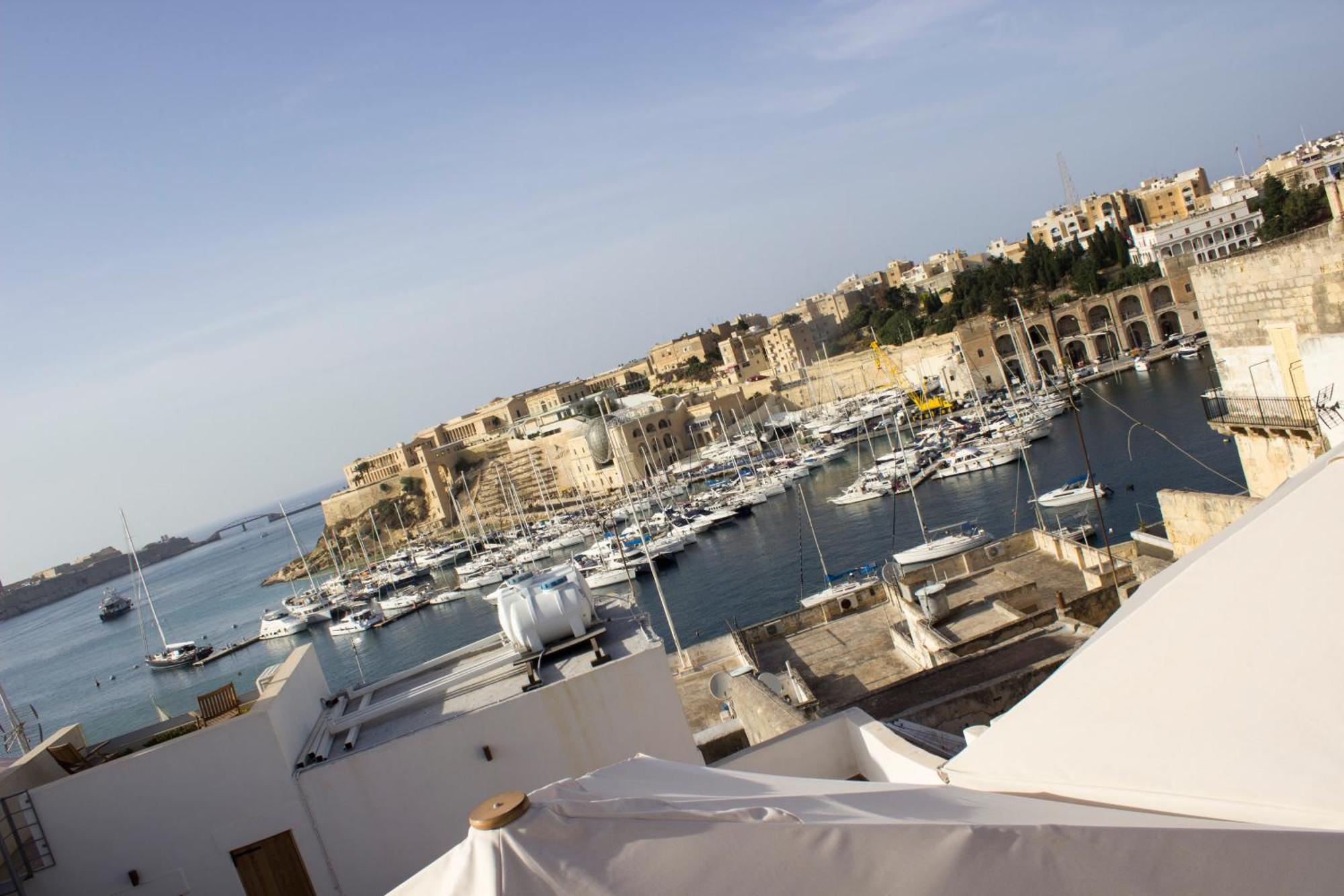 Апартаменты Bebirgu Palazzino Luxury 2 Jacuzzi To Share Экстерьер фото